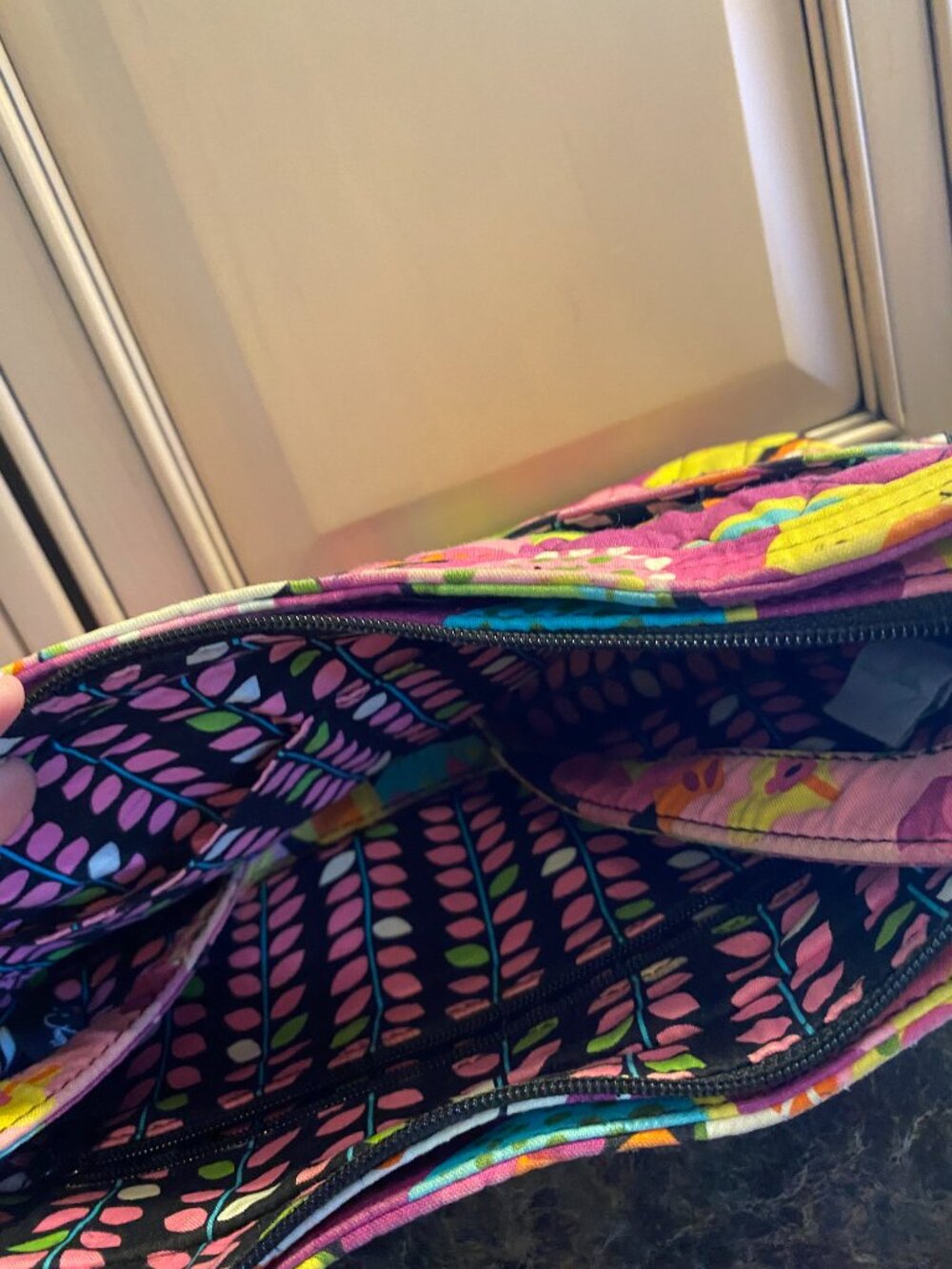 Vera Bradley Cassidy Purse/Handbag in the Va Va Bloom pattern. - Picture 4 of 5